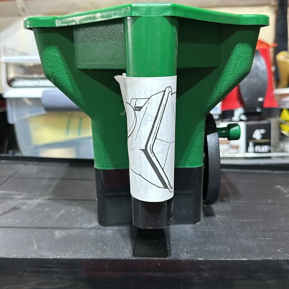 Seed Hand Spreader - Picture 3 of 7